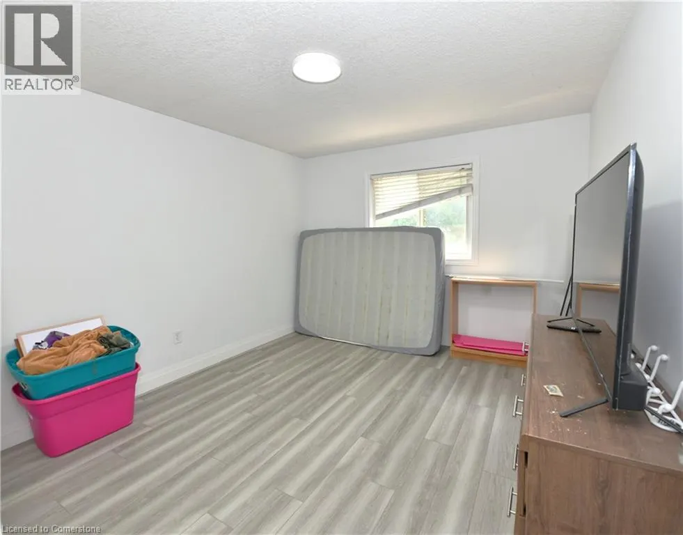 260 BRIDLEWREATH Street