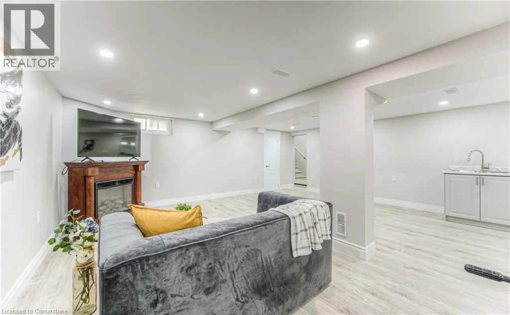 271 BEDFORD Road