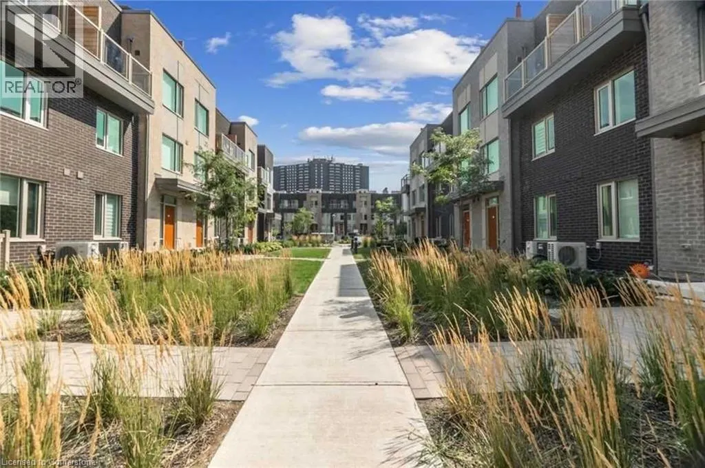 22 APPLEWOOD Lane Unit# 27, #27