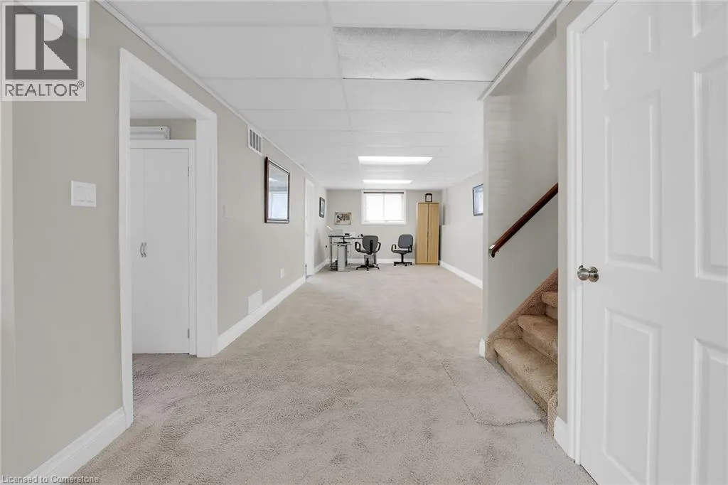 111 KINROSS Street