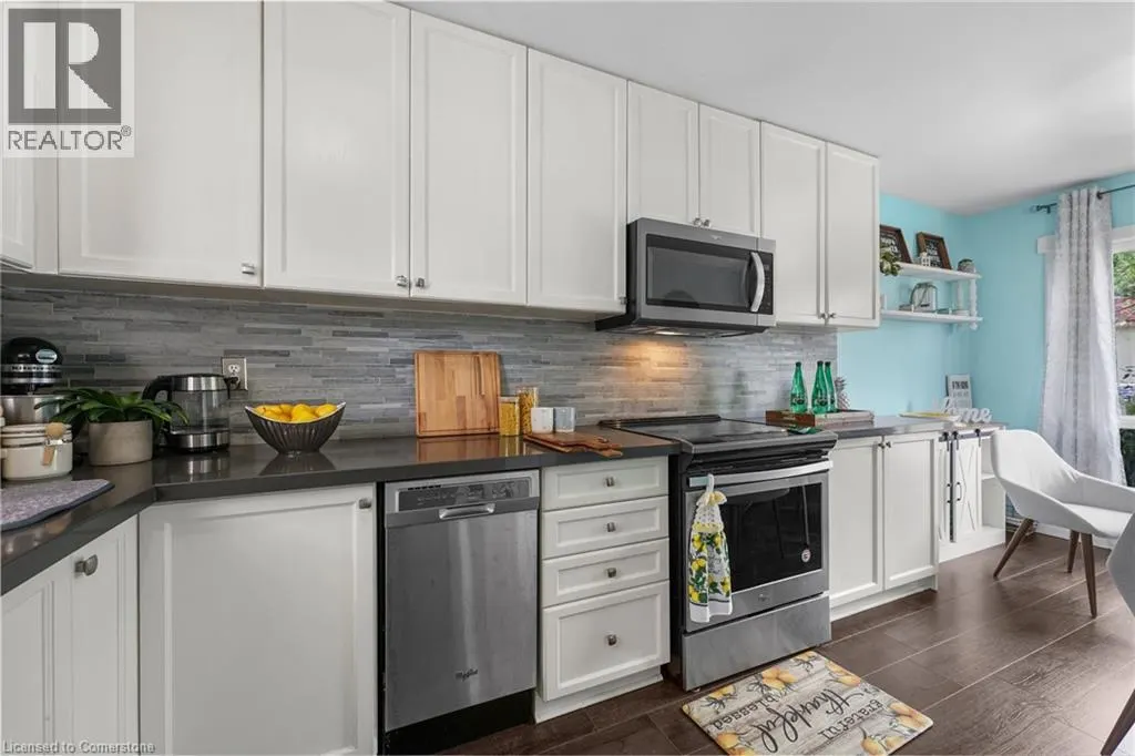 23 HUNTINGWOOD Crescent