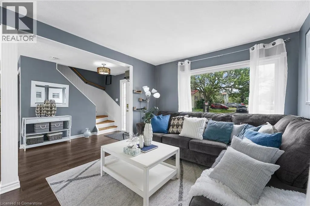 23 HUNTINGWOOD Crescent