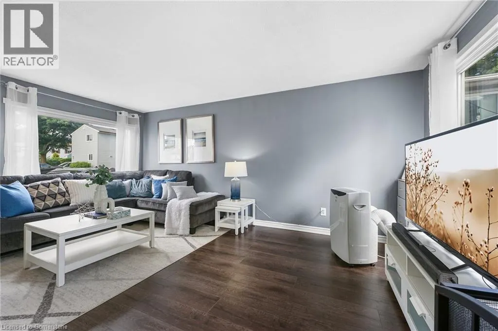 23 HUNTINGWOOD Crescent