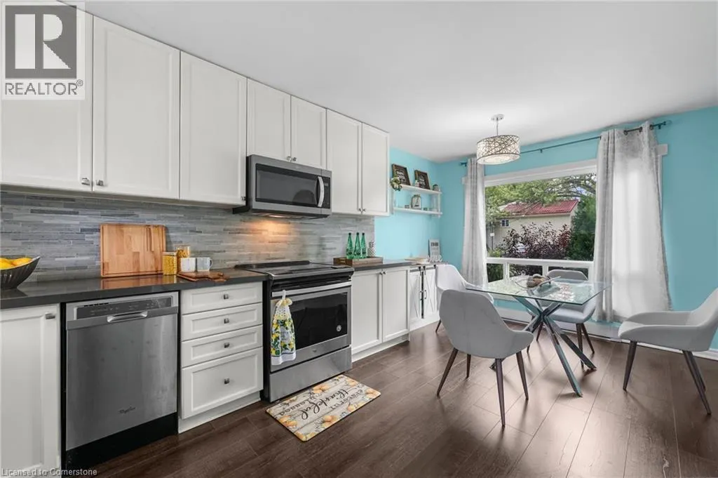 23 HUNTINGWOOD Crescent