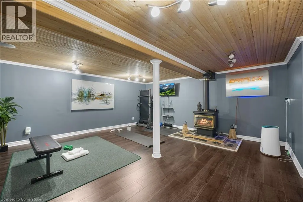 23 HUNTINGWOOD Crescent