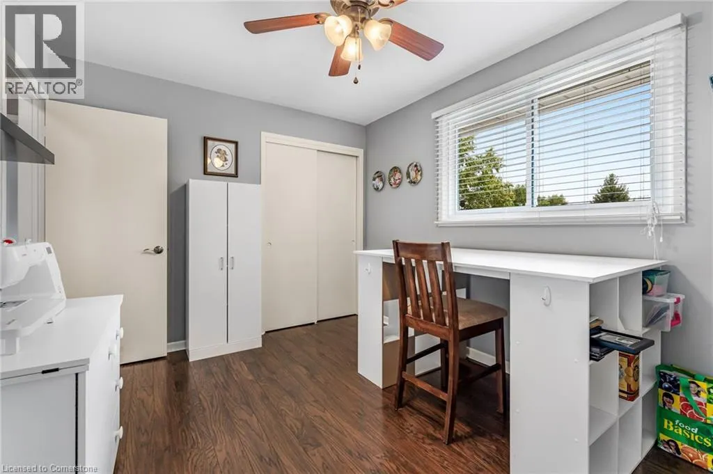 16 MEADOWBROOK Crescent