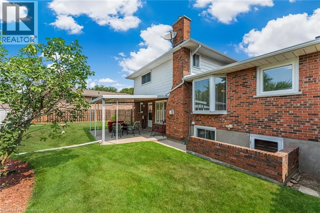 16 MEADOWBROOK Crescent