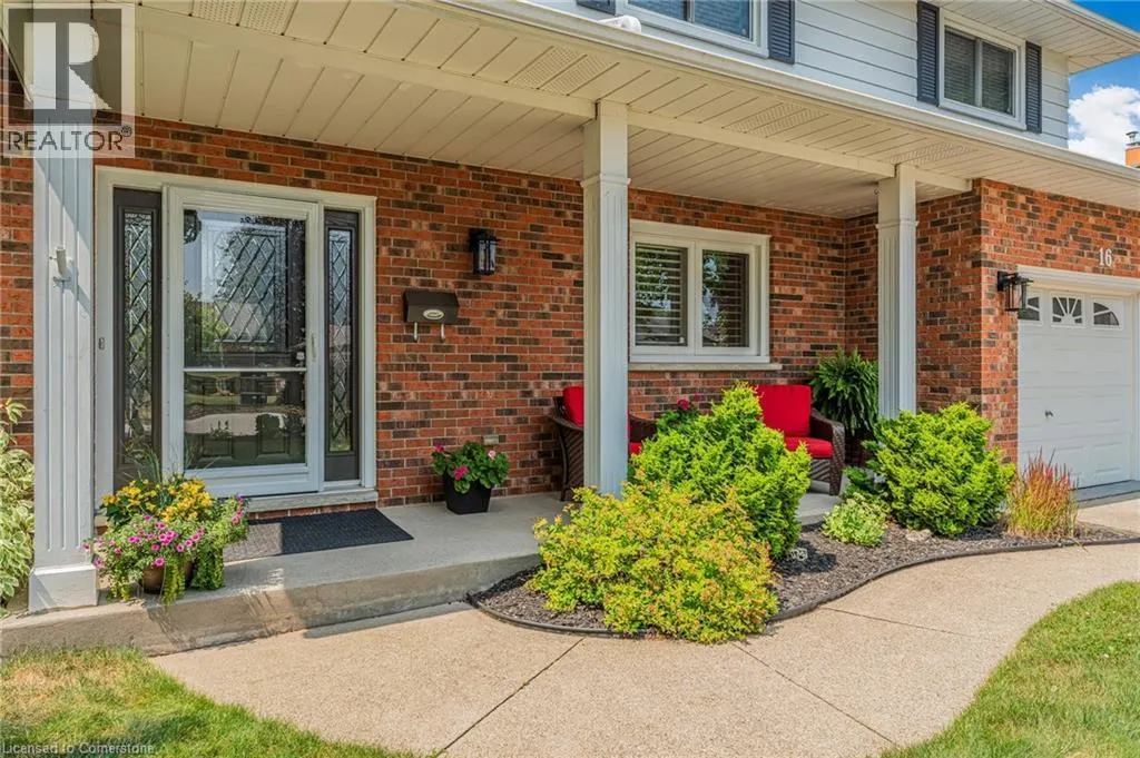 16 MEADOWBROOK Crescent