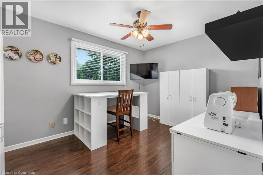 16 MEADOWBROOK Crescent
