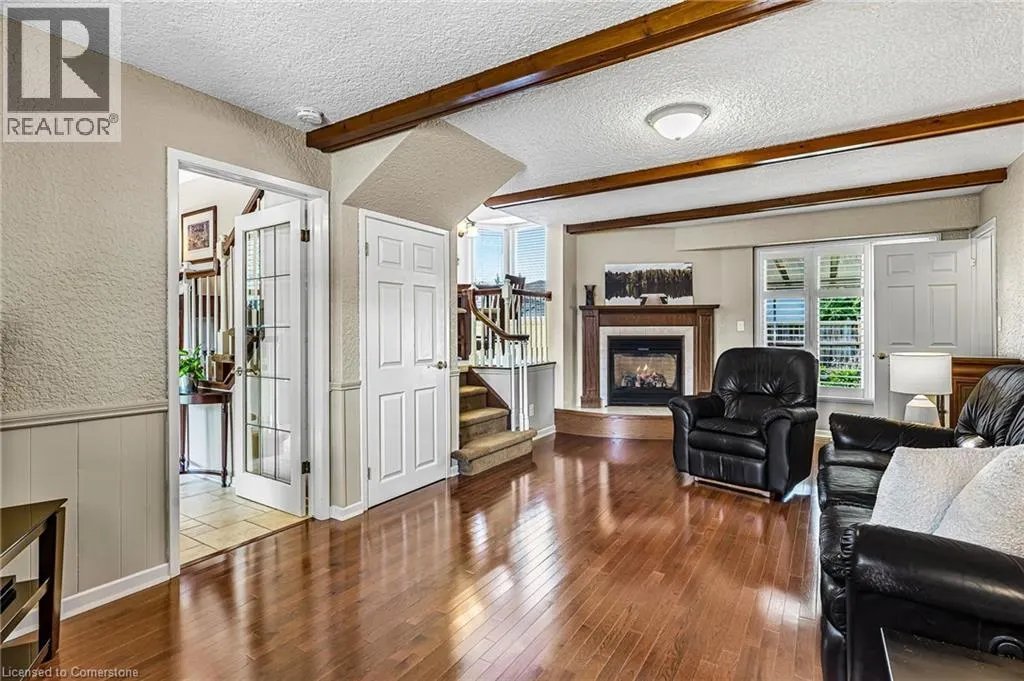 16 MEADOWBROOK Crescent