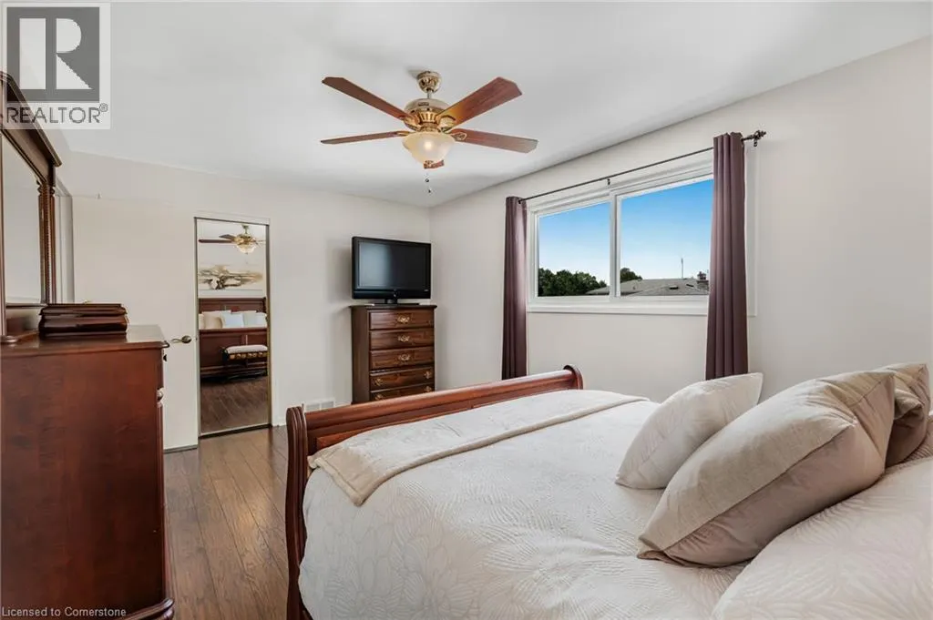 16 MEADOWBROOK Crescent