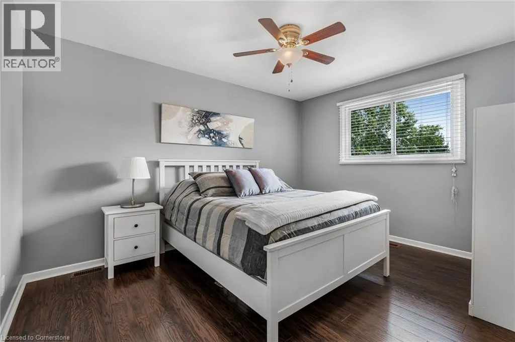 16 MEADOWBROOK Crescent