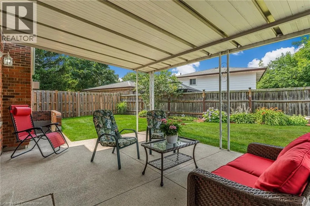 16 MEADOWBROOK Crescent