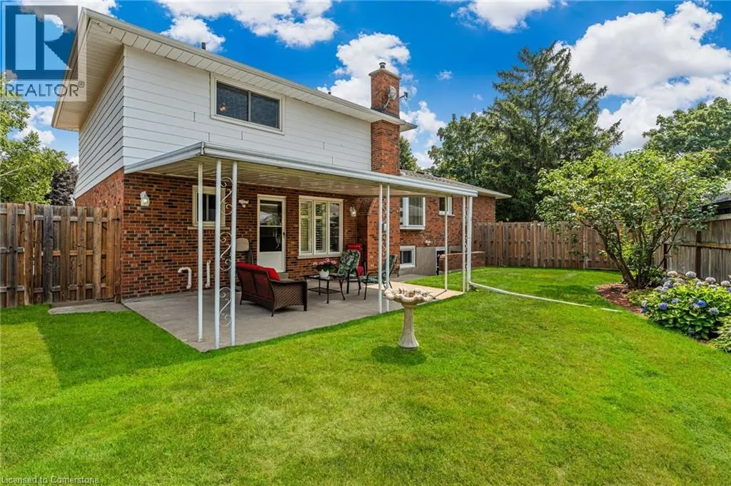 16 MEADOWBROOK Crescent