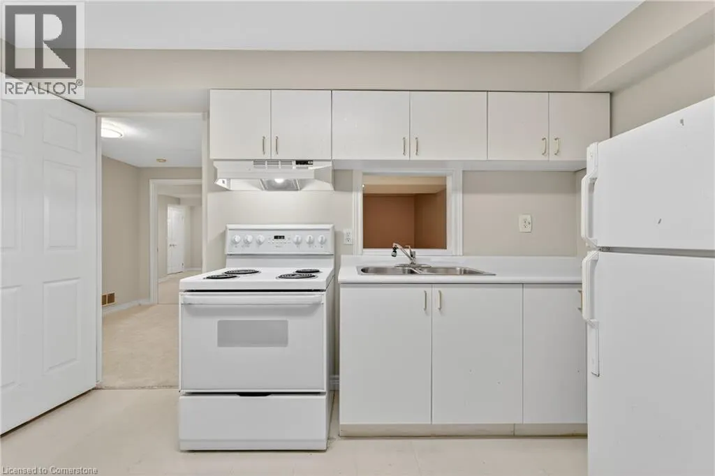 810 GOLF LINKS Road Unit# 2, #2