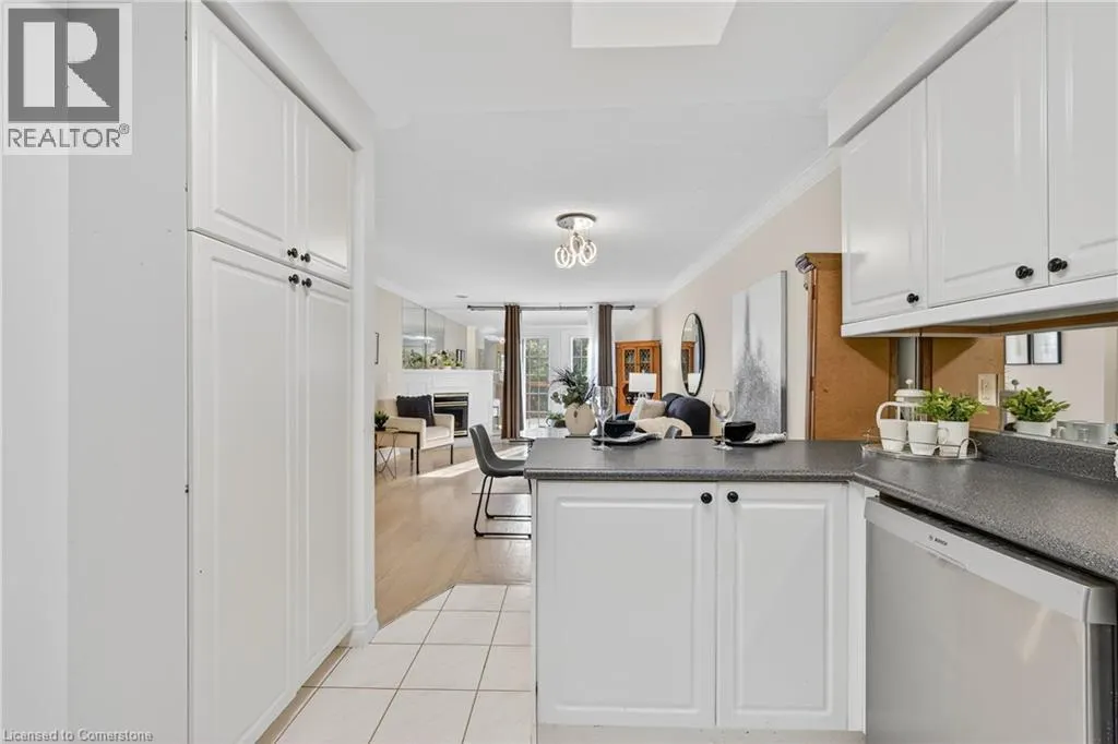 810 GOLF LINKS Road Unit# 2, #2