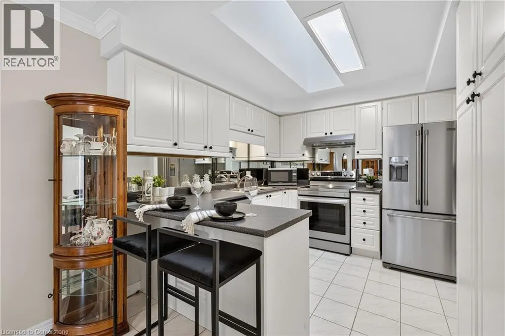 810 GOLF LINKS Road Unit# 2, #2