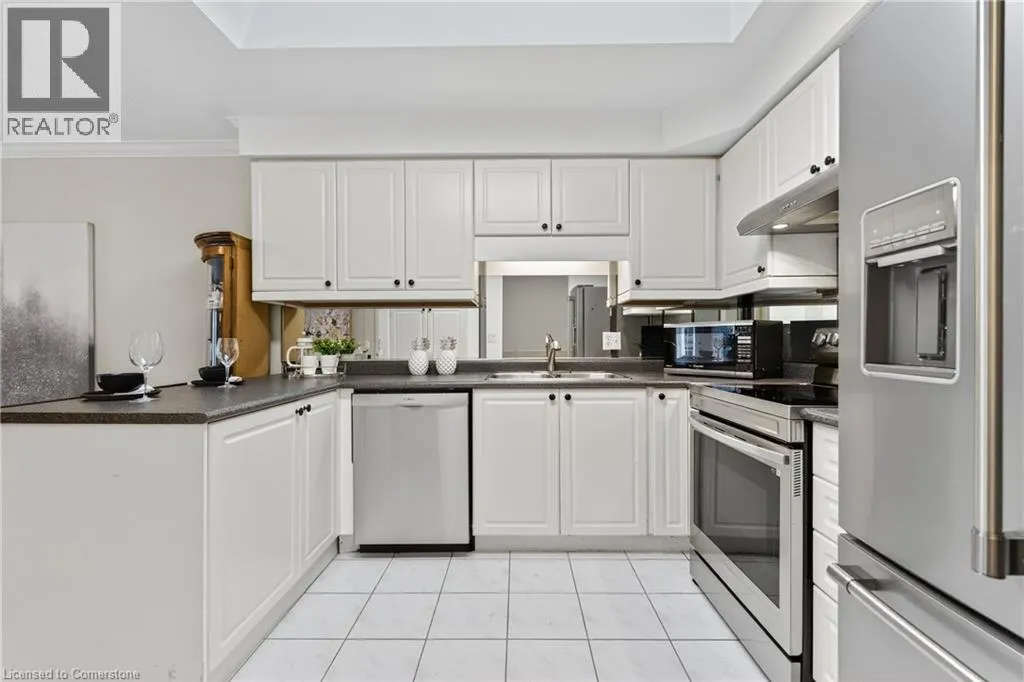 810 GOLF LINKS Road Unit# 2, #2