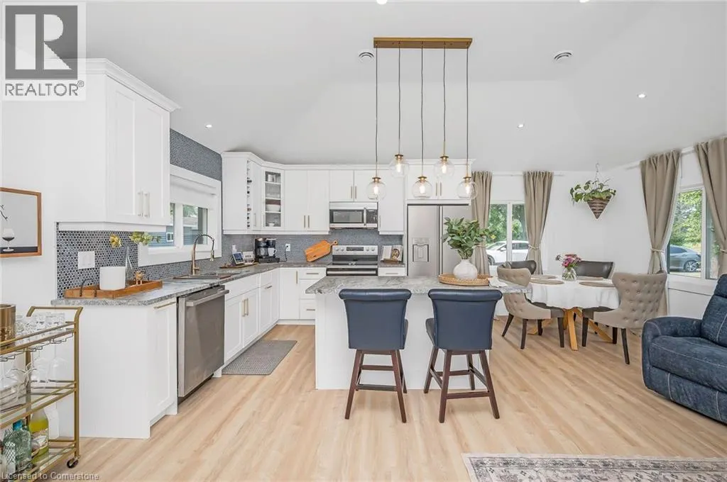 2525 VIMY Road