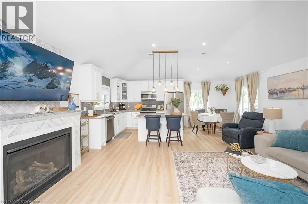 2525 VIMY Road