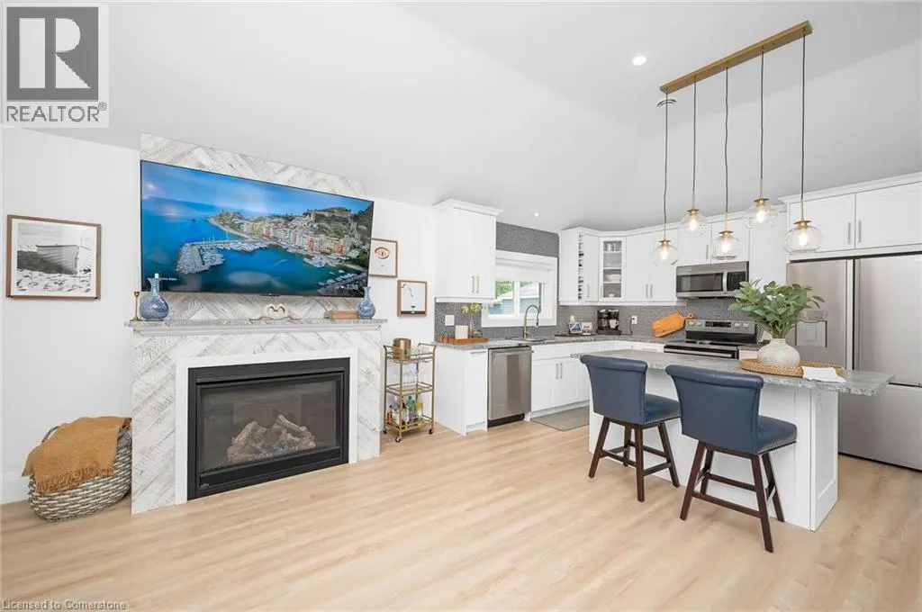 2525 VIMY Road