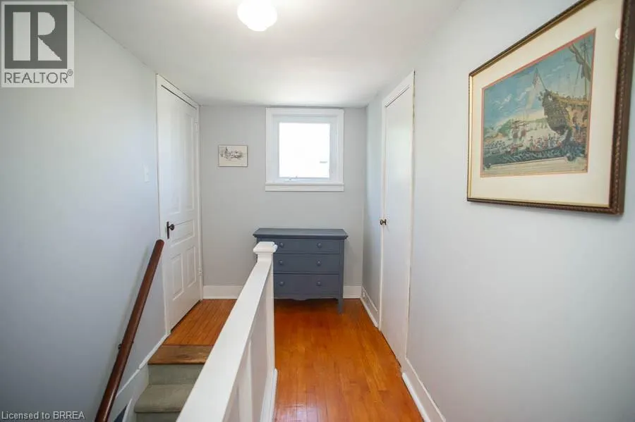 24 HILL Avenue