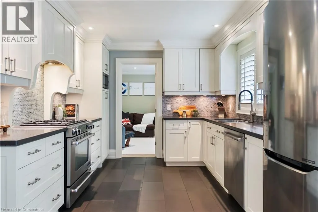 1511 JASMINE Crescent