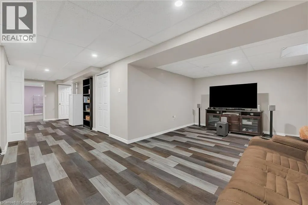 31 ABBOTSFORD Trail