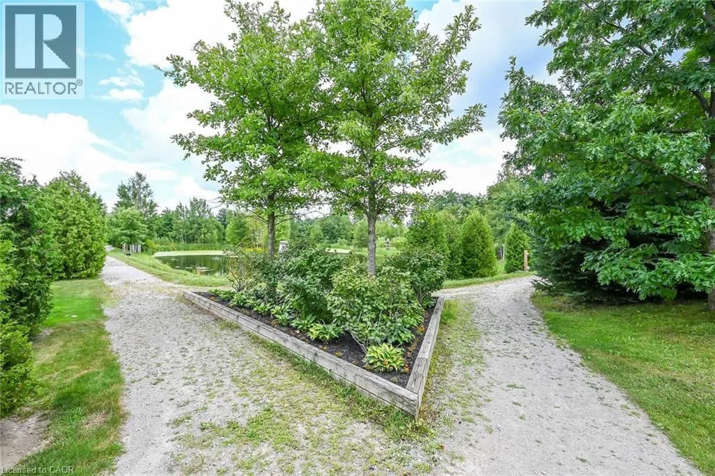 31 ABBOTSFORD Trail