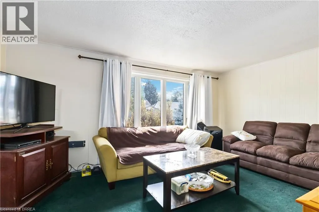 71 SALISBURY Avenue