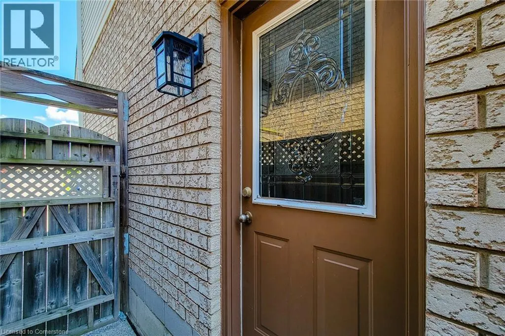 26 COLIN Crescent