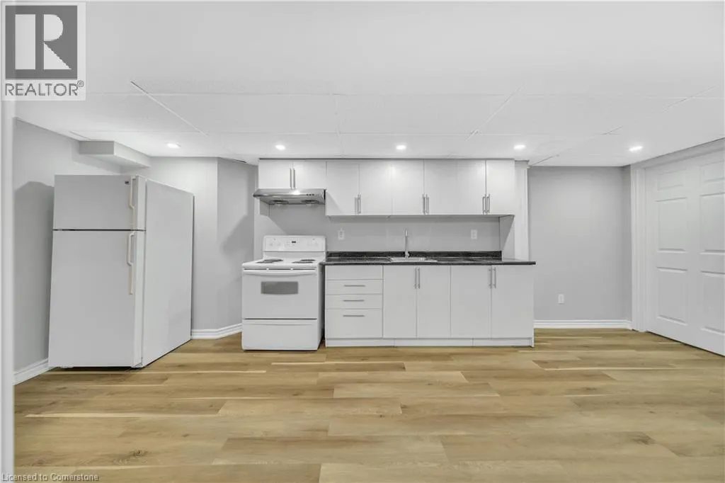 48 JAMES YOUNG Drive