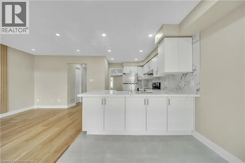 48 JAMES YOUNG Drive