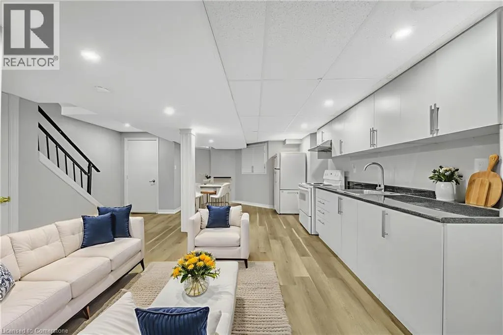 48 JAMES YOUNG Drive