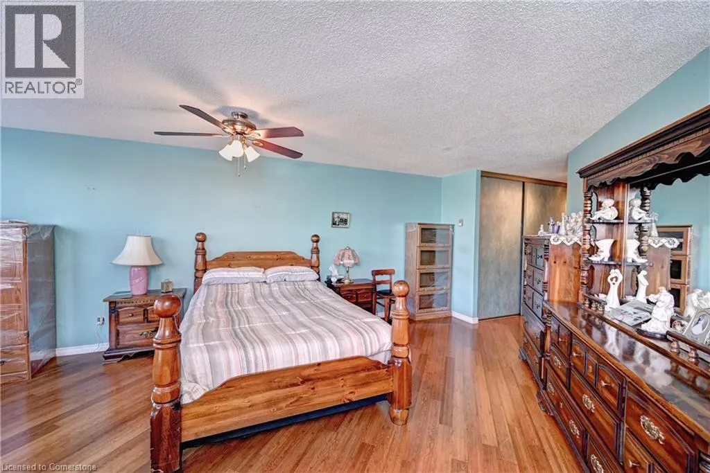 24 MARILYN Drive N Unit# 401, #401