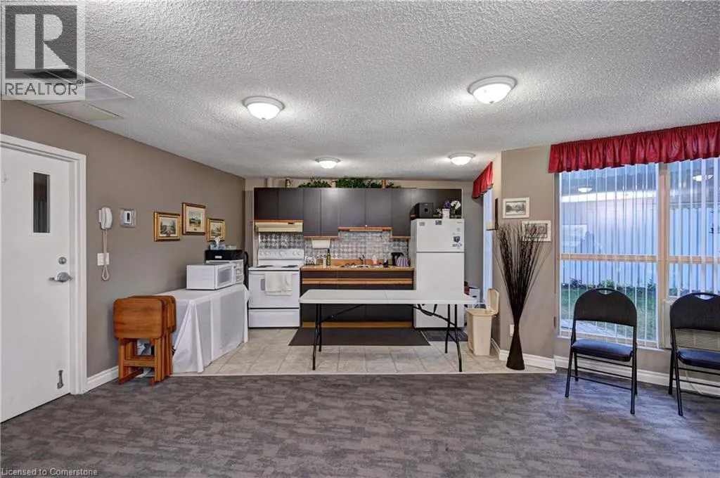 24 MARILYN Drive N Unit# 401, #401