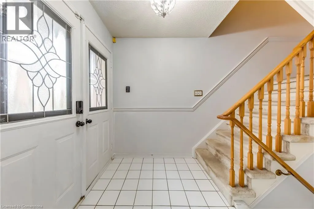 1157 CHARMINSTER Crescent