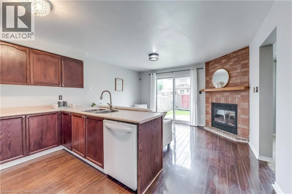 1157 CHARMINSTER Crescent