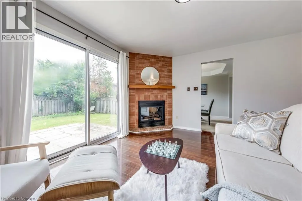 1157 CHARMINSTER Crescent