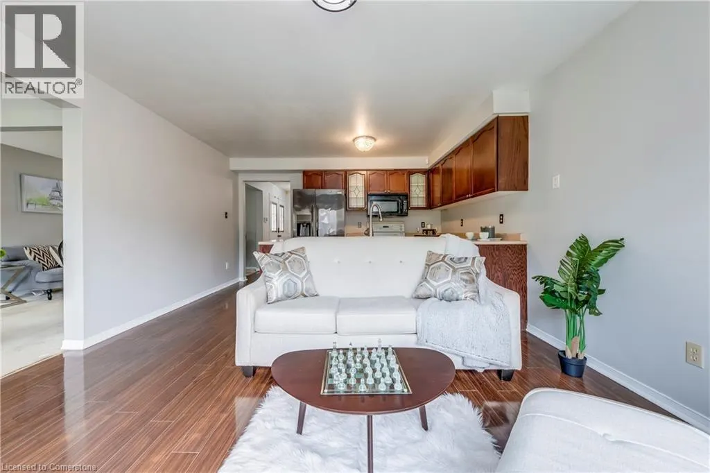 1157 CHARMINSTER Crescent