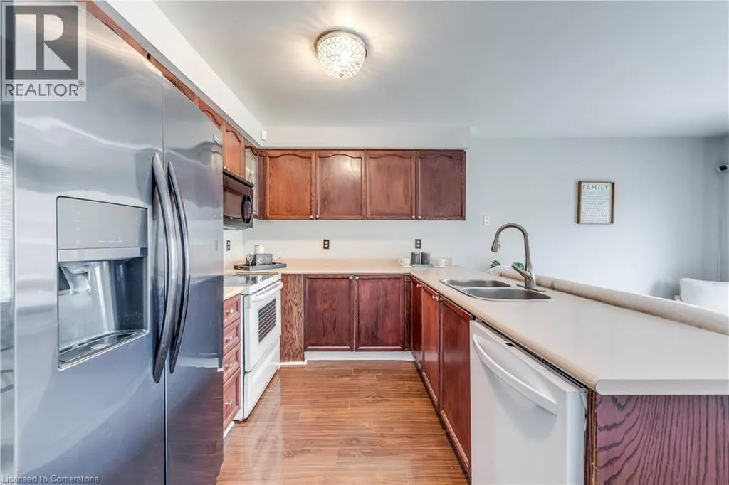 1157 CHARMINSTER Crescent