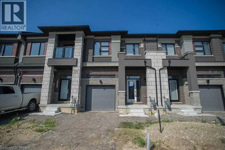 27 WAKELING Drive