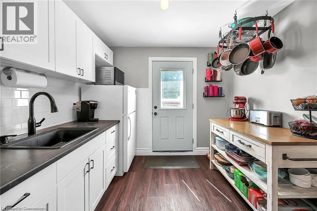 49 EAST BEND Avenue S
