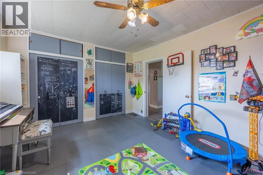 258 LYNN VALLEY Road