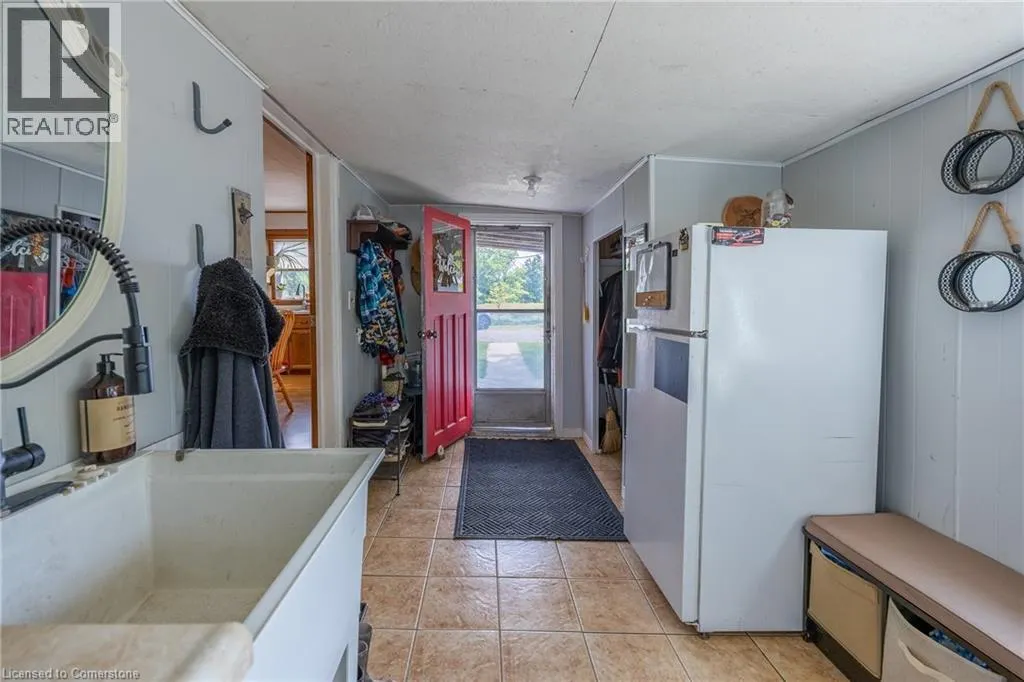 258 LYNN VALLEY Road