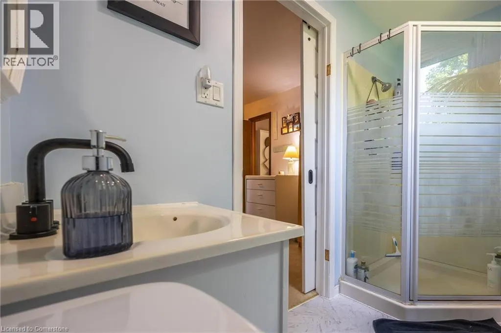 258 LYNN VALLEY Road