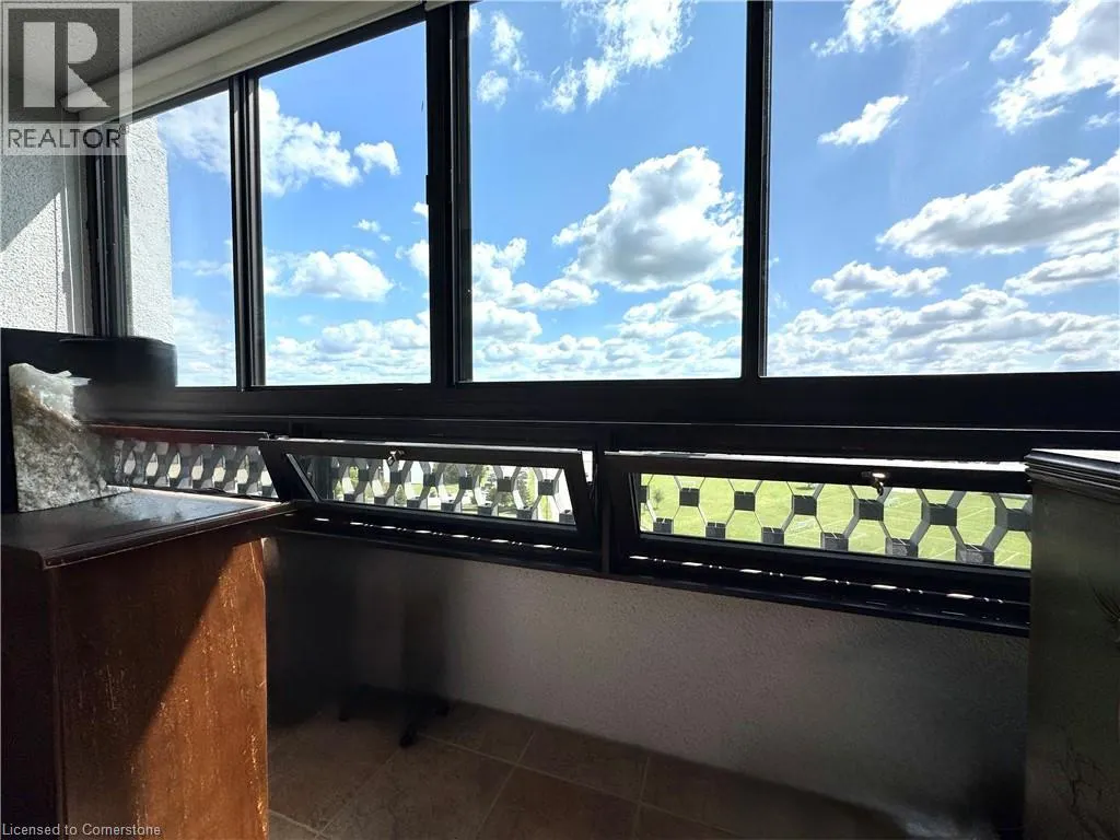 250 GLENRIDGE Drive Unit# 1103, #1103