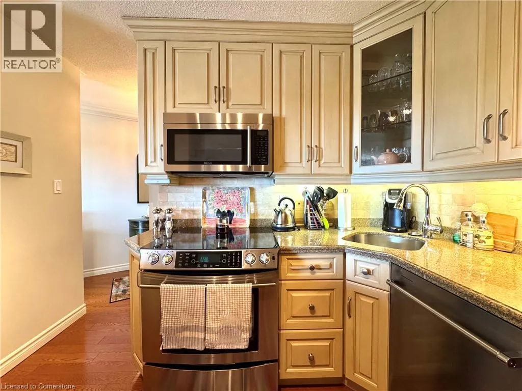 250 GLENRIDGE Drive Unit# 1103, #1103