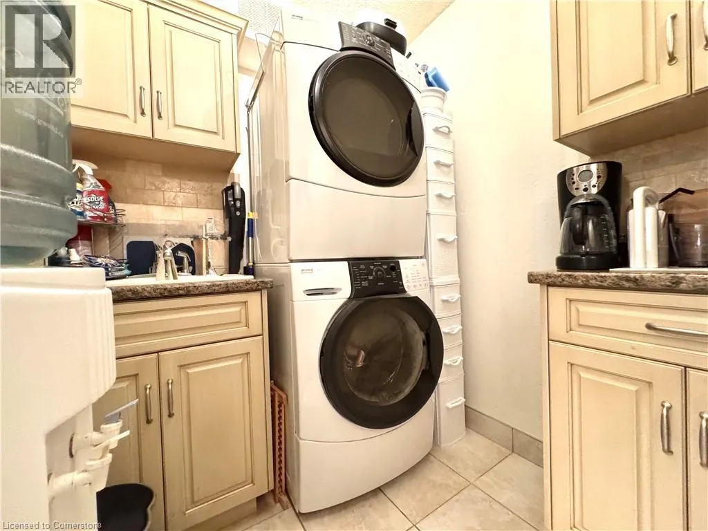 250 GLENRIDGE Drive Unit# 1103, #1103