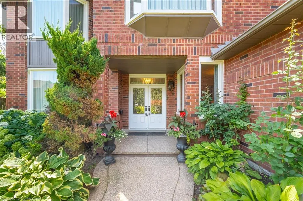 15 BROOKBANK Court